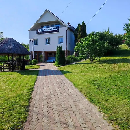 Alsohegyi Apartment