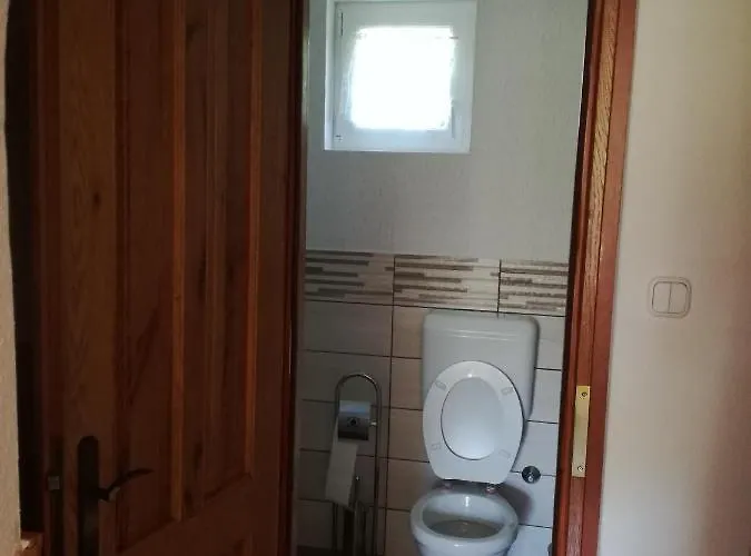 Alsohegyi Apartment *